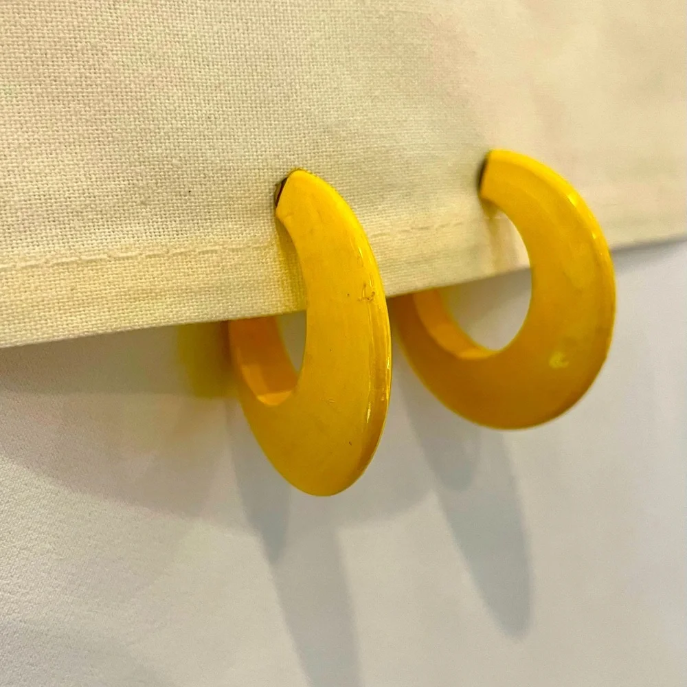 Vintage Wooden Yellow Hoop Earrings - Picture 10 of 16